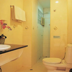 Отель Sams Lodge ванная