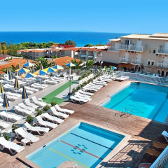 Captains Commodore All Inclusive Hotel бассейн