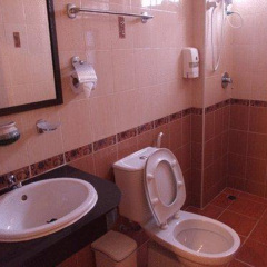 Отель Honey House 2 Бангкок ванная