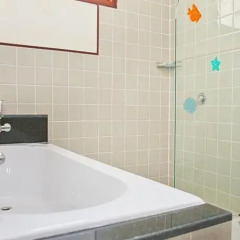 Отель Loch Palm Villa B ванная