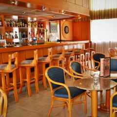 Kapetanios Bay Hotel гостиничный бар фото 2
