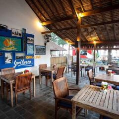 Отель Bale Sampan Bungalows гостиничный бар фото 2