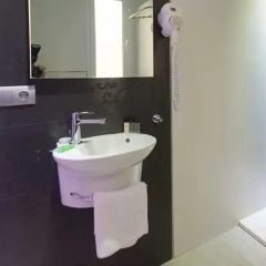 Отель Luxe Rooms ванная