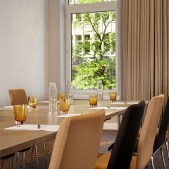 Отель Reichshof Hamburg, Curio Collection by Hilton фото 3