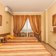 Отель Apartamentos Stella Maris Испания, Фуэнхирола - 1 отзыв об отеле, цены и фото номеров - забронировать отель Apartamentos Stella Maris онлайн комната для гостей фото 12