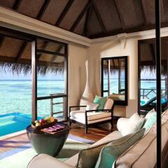 Отель Four Seasons Maldives At Kuda Huraa балкон