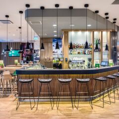 Отель Holiday Inn Warsaw City Centre гостиничный бар фото 6