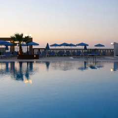 Europa Beach Hotel Гувес бассейн
