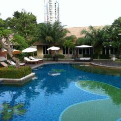 Отель East Sea Resort бассейн фото 2