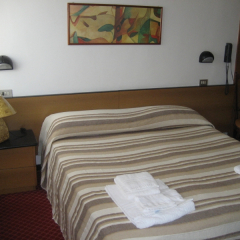 Hotel Niagara Rimini сейф в номере