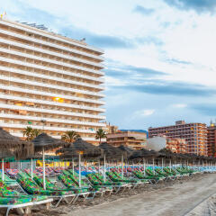 Отель Apartamentos Stella Maris Испания, Фуэнхирола - 1 отзыв об отеле, цены и фото номеров - забронировать отель Apartamentos Stella Maris онлайн пляж фото 2
