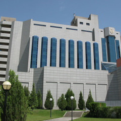 International Hotel (Ташкент) парковка