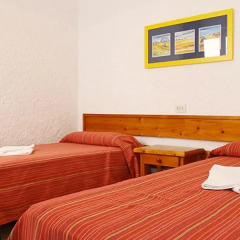Отель Oferta Apartamentos Blanes Испания, Бланес - отзывы, цены и фото номеров - забронировать отель Oferta Apartamentos Blanes онлайн комната для гостей