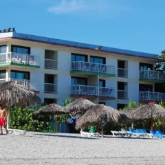 Hotel Club Tropical вид на фасад