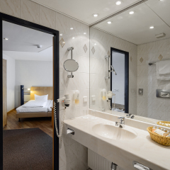 Отель Mercure Hotel Dresden Elbpromenade Германия, Дрезден - отзывы, цены и фото номеров - забронировать отель Mercure Hotel Dresden Elbpromenade онлайн ванная