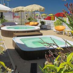 Hotel Fedora Rimini бассейн