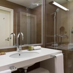 Гостиница DoubleTree by Hilton Moscow — Vnukovo Airport ванная фото 2