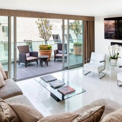 Отель The May Fair, A Radisson Collection 5* Улучшенный люкс с различными типами кроватей фото 11