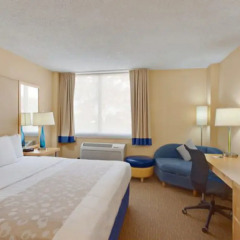 Отель La Quinta Inn & Suites Lax Лос-Анджелес комната для гостей фото 4
