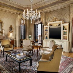 Hotel Danieli, a Luxury Collection Hotel, Venice 5* Улучшенный люкс с различными типами кроватей фото 8