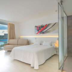 Отель Els Pins Resort & Spa 4* Стандартный семейный номер с различными типами кроватей