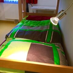 a&t Holiday Hostel Кровать в общем номере с двухъярусной кроватью фото 3