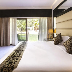 Отель Amora Beach Resort Phuket комната для гостей фото 8