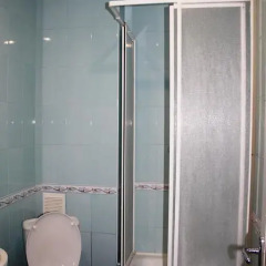 Гостиница Moskva Hotel в Алуште 9 отзывов об отеле, цены и фото номеров - забронировать гостиницу Moskva Hotel онлайн Алушта ванная
