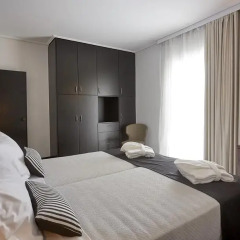 Athenian Riviera Hotel & Suites 3* Семейный номер Делюкс с различными типами кроватей