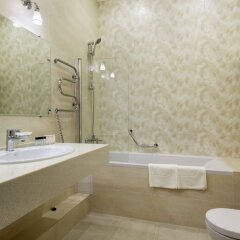 Гостиница Хрустальный Resort & Spa 4* Улучшенный номер с различными типами кроватей фото 10