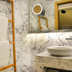 Отель Browns Central 4* Номер категории Эконом фото 3