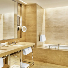 Отель The St. Regis Bal Harbour Resort ванная