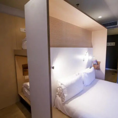 Toc Hostel Madrid Стандартный семейный номер с различными типами кроватей фото 4