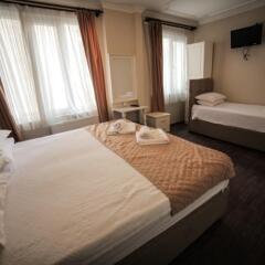 Hotel Rose Bouquets сейф в номере
