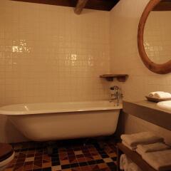 Отель Pululukwa Lodge ванная