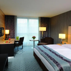 Maritim Hotel Düsseldorf 4* Улучшенный номер с двуспальной кроватью
