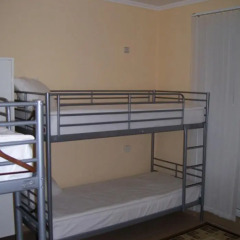 Гостиница 100 Friends Hostel в Краснодаре отзывы, цены и фото номеров - забронировать гостиницу 100 Friends Hostel онлайн Краснодар комната для гостей фото 2