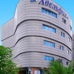 Гостиница Adelfiya Hotel в Сочи отзывы, цены и фото номеров - забронировать гостиницу Adelfiya Hotel онлайн вид на фасад фото 2