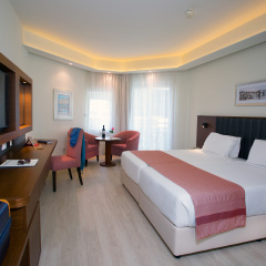 Отель St Raphael Resort & Marina комната для гостей фото 7