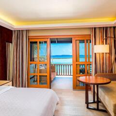 Отель Sheraton Maldives Full Moon Resort & Spa 5* Номер Делюкс Beach front с различными типами кроватей