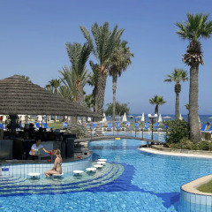 Golden Tulip Golden Bay Beach Hotel Ларнака бассейн фото 6