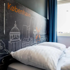 Отель a&o Copenhagen Norrebro Стандартный номер с различными типами кроватей фото 3