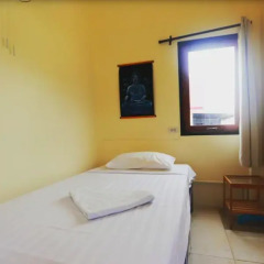 Phuket Paradise Hotel 2* Номер с общей ванной комнатой с различными типами кроватей (общая ванная комната)