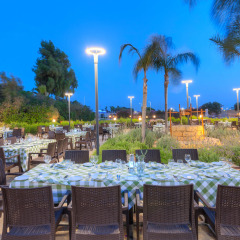 Отель St Raphael Resort & Marina питание фото 3