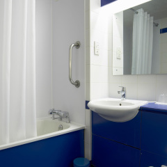 Отель Travelodge Brighton ванная фото 3