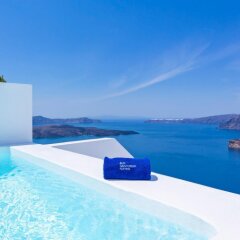 Отель Alti Santorini Suites Стандартный номер с различными типами кроватей фото 2