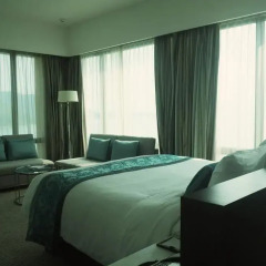 Отель Auberge Discovery Bay Hong Kong 4* Стандартный семейный номер с различными типами кроватей