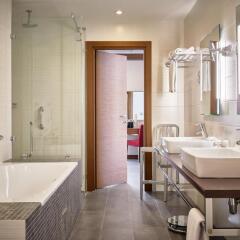 Отель Radisson Blu Калининград 4* Люкс фото 5