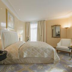 Отель Savoy Baur en Ville Швейцария, Цюрих - 1 отзыв об отеле, цены и фото номеров - забронировать отель Savoy Baur en Ville онлайн комната для гостей фото 2