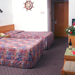 Kapetanios Bay Hotel комната для гостей
